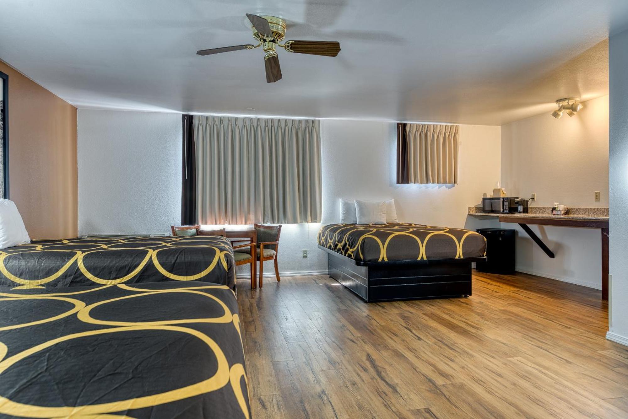 Super 8 By Wyndham Alamosa Motell Rum bild